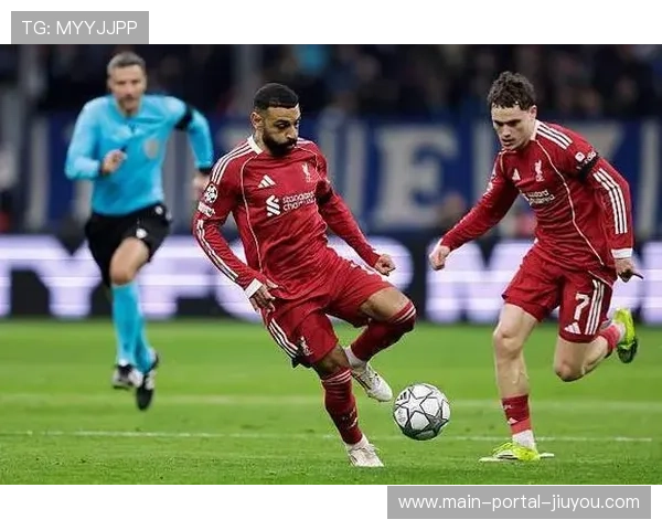 利物浦右后卫弗林蓬遭遇伤病困扰，球队防线危机进一步加剧